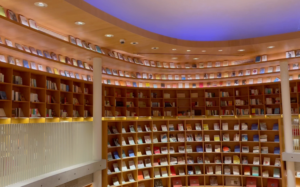 闲来无事,不如沉浸书海.【上海新华书店】