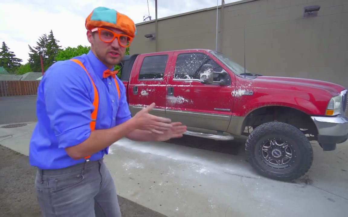 [图]Blippi Car Wash _ Truck Videos for Children