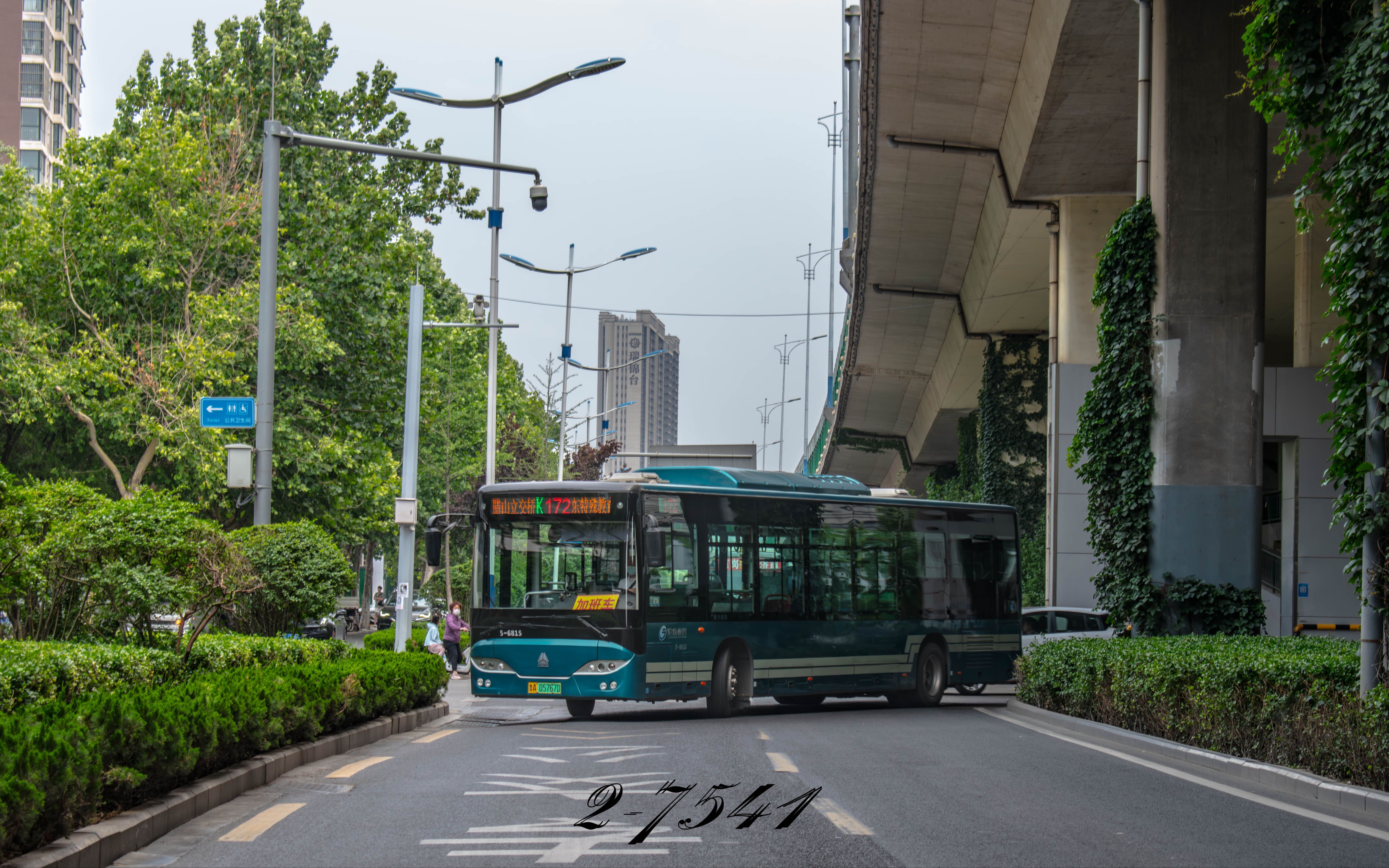 济南腊山公园公交线路图片