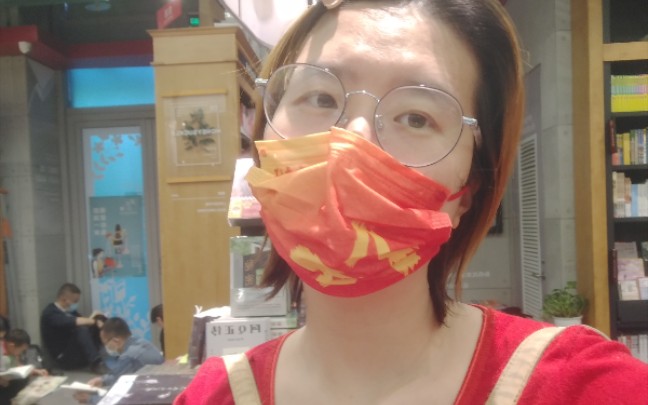 活动作品看到古丽妹妹在哈萨克山村简陋艰苦的租房条件让我回忆起自己