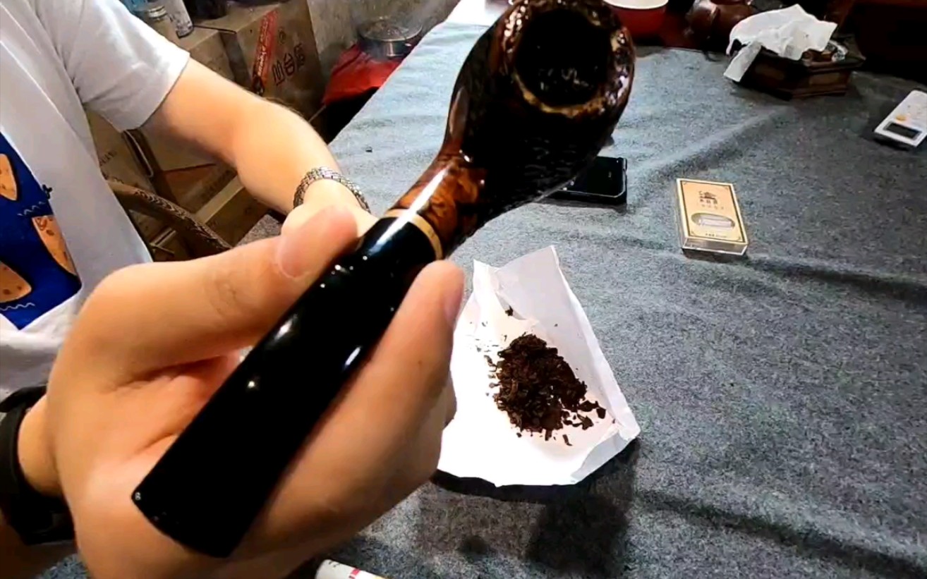 雪茄尾端配威士忌和蜂蜜发酵成斗草尝试哔哩哔哩bilibili