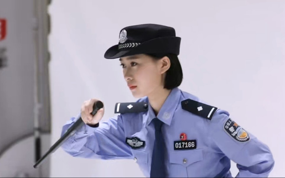 守护解放西女警察图片