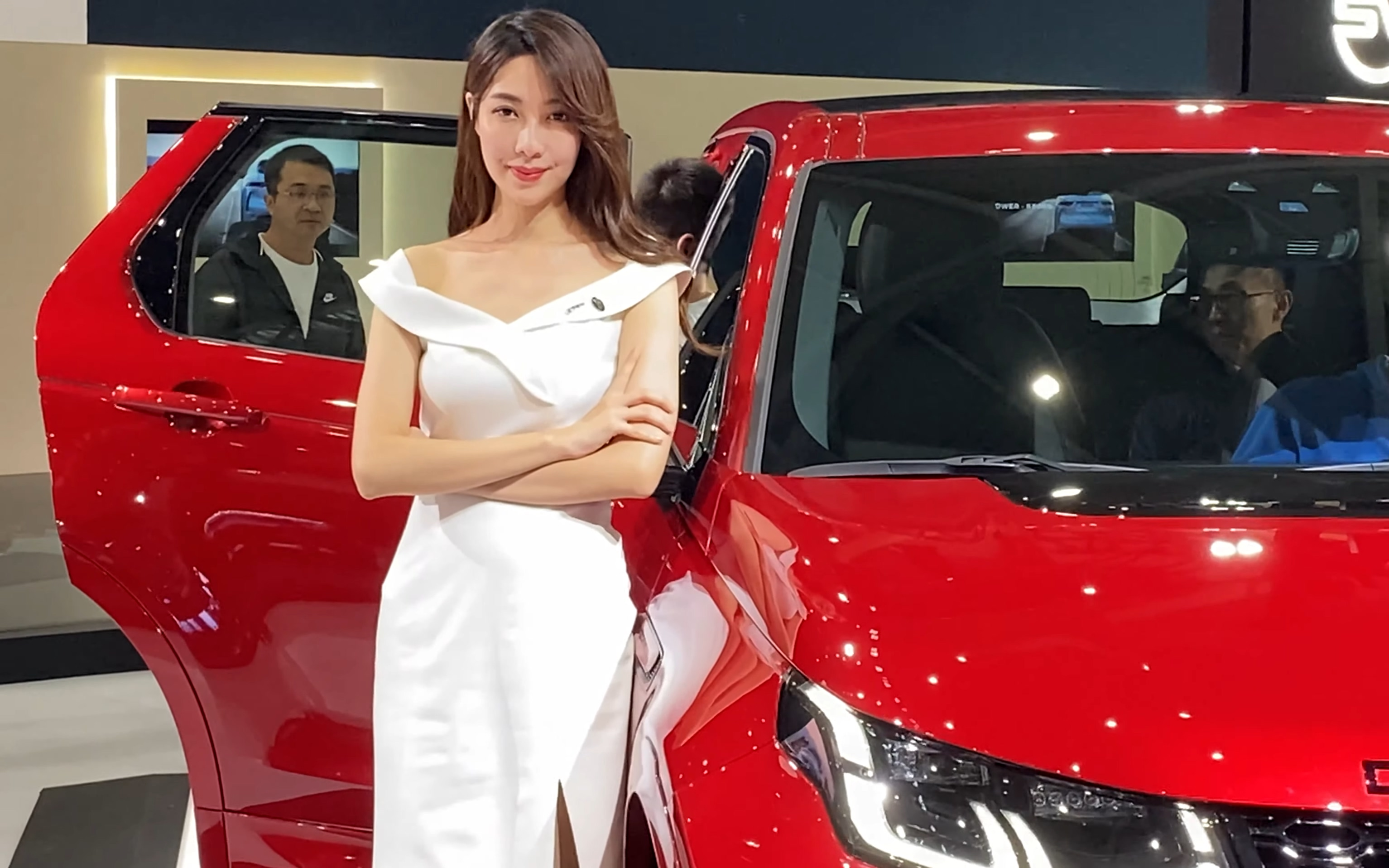 ibn2020台北车展车模路虎发现运动揽胜运动揽胜行政