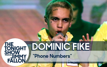 【欧美嘻哈现场】Dominic Fike做客肥伦秀,现场演唱新歌《Phone Numbers》哔哩哔哩bilibili