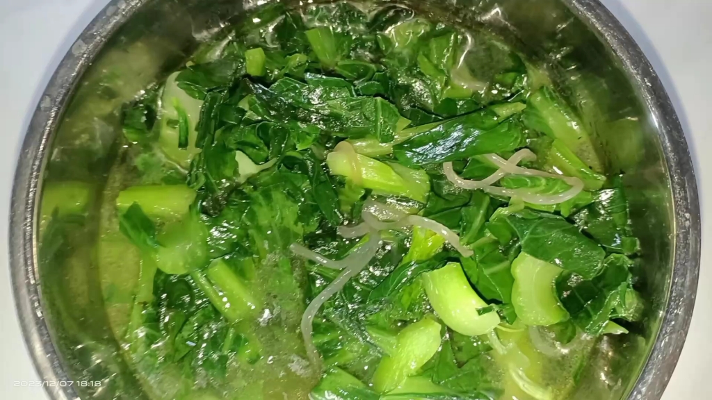 天冷了来一锅热乎乎的砂锅青菜粉丝,暖心,哈哈哈(*07︶07*).