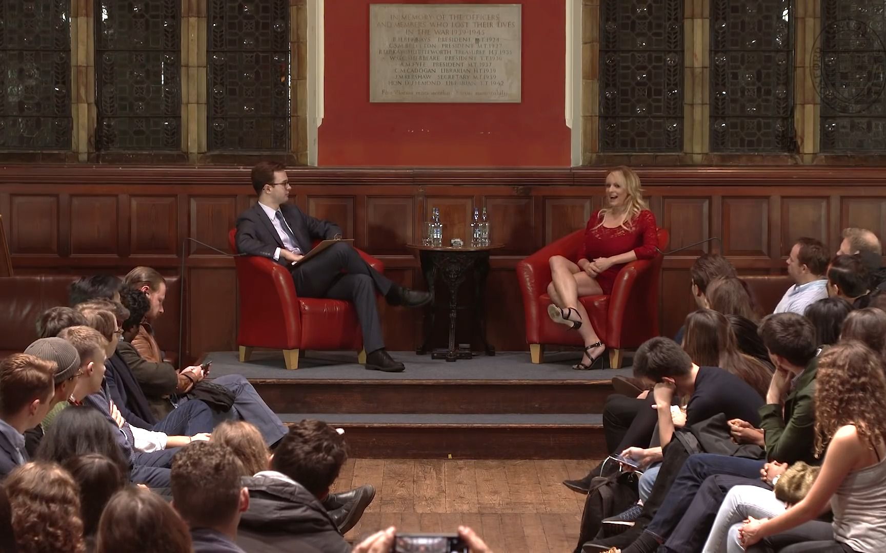 [图]Stormy Daniels _ Sex, Guns and Other Fluff _ Oxford Union