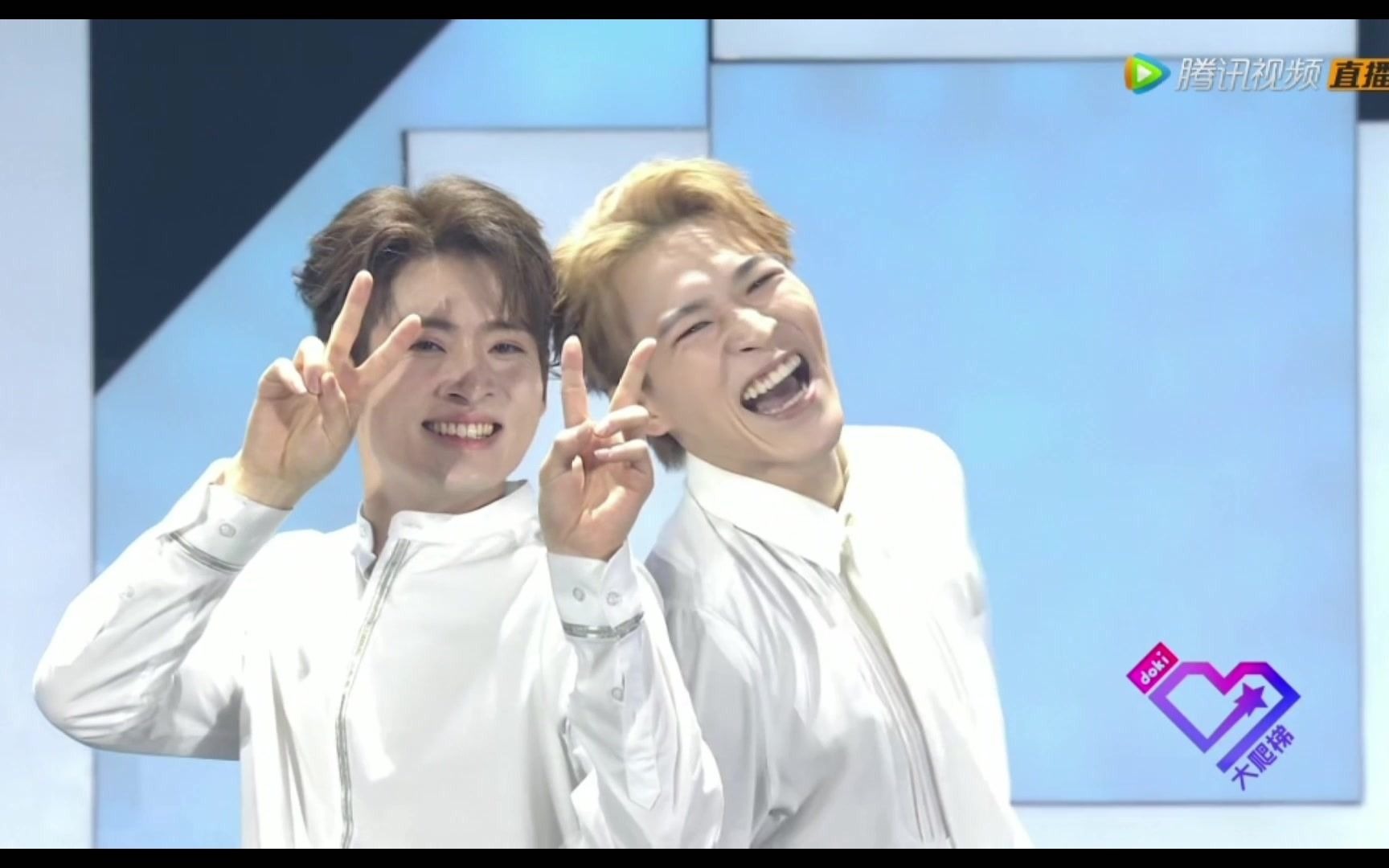 力丸赞多拽哥变甜心初舞台和doki两版acaminhada对比