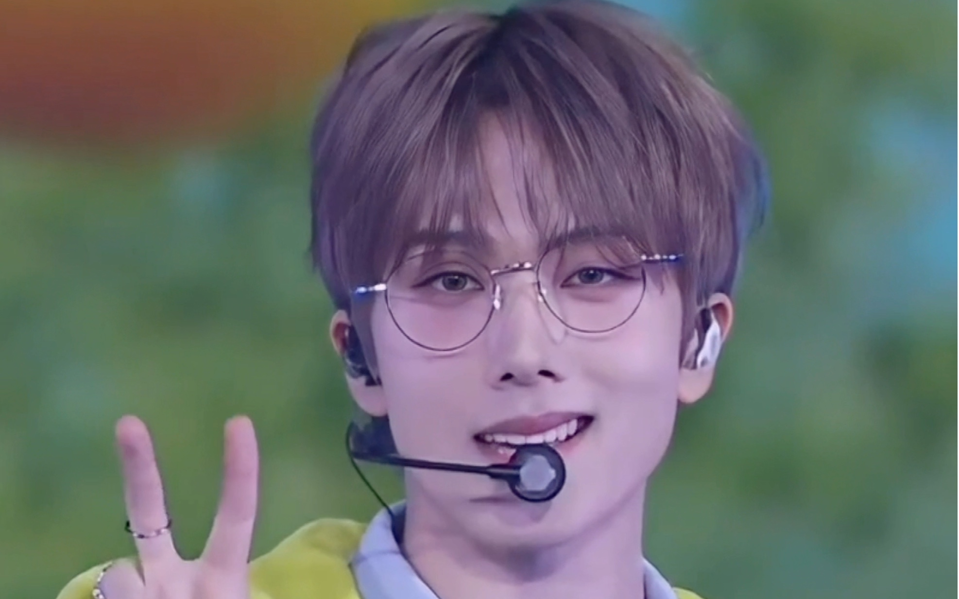 【朴志晟】栗子头 眼镜 眼下腮红!