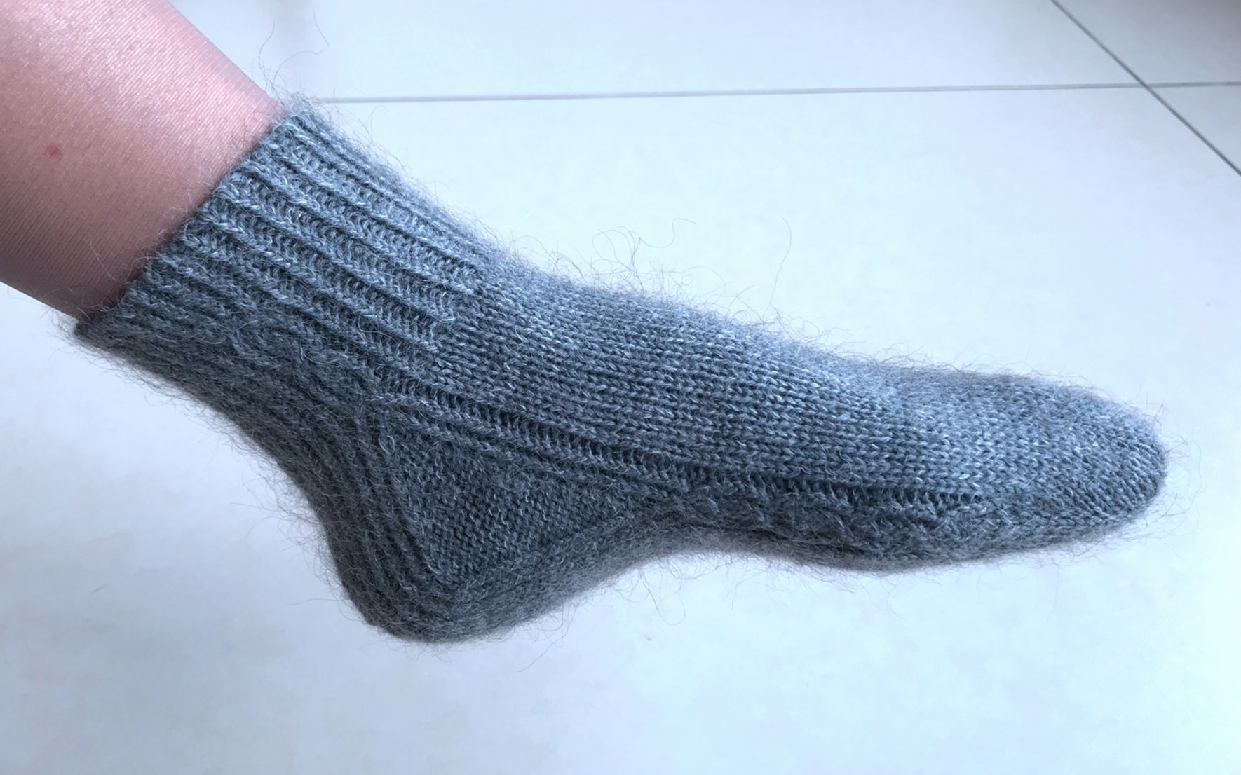 手编毛线袜从脚尖开始编织漂亮舒适