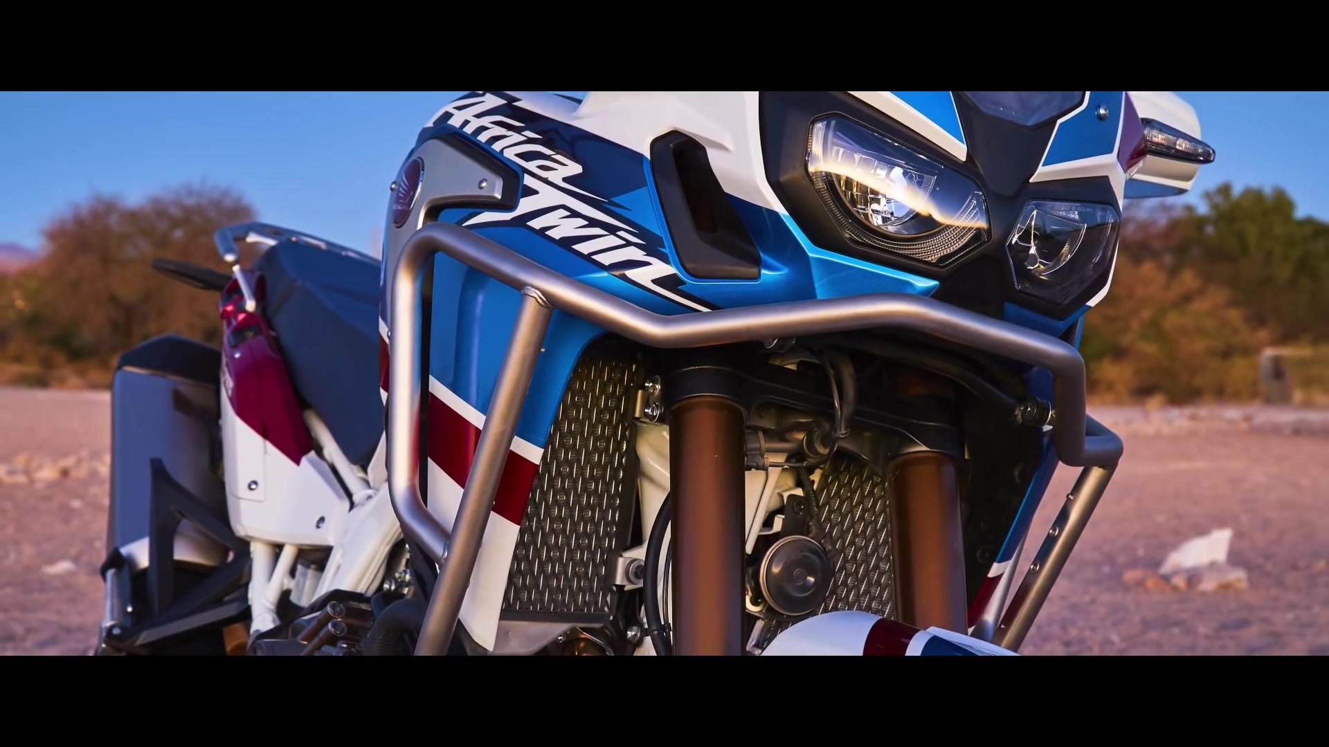 【欧洲广告】2018年新款非洲双缸(africa twin)探险运动版特性介绍