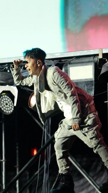 今夜宜宾体育馆嗨翻天 李克勤最后经曲老歌《红日》拾起多少人的回忆