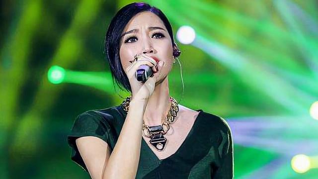 有些爱越想抽离却越清晰一一黄丽玲《给我一个理由忘记》!