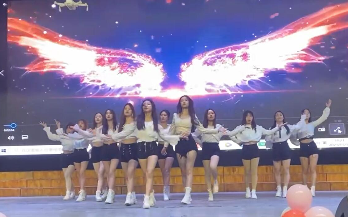 [图]【女团组翻跳】IZONE-Secret Story of the Swan幻想童话+Snake翻跳 大学晚会超炸开场 动物组的危险派对 战歌起！