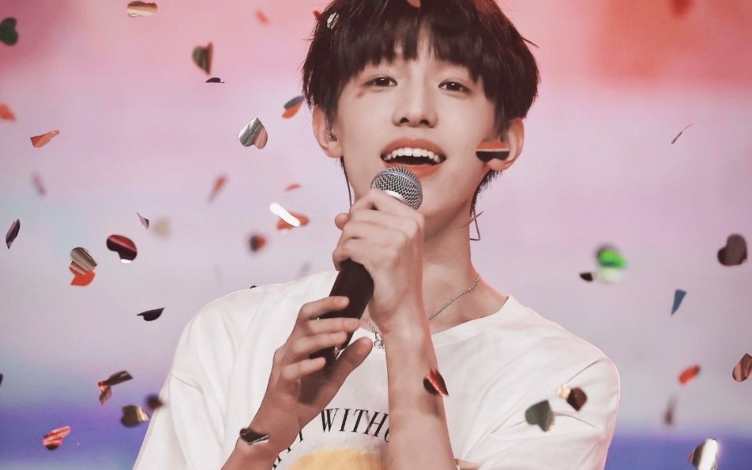 谁懂啊!小宝顺利出道!#张泽禹 #tf家族 #舞台