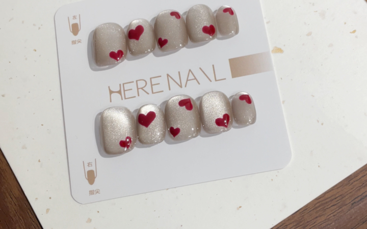 可爱爆表的爱心猫眼美甲,喜欢猫眼动态的光感