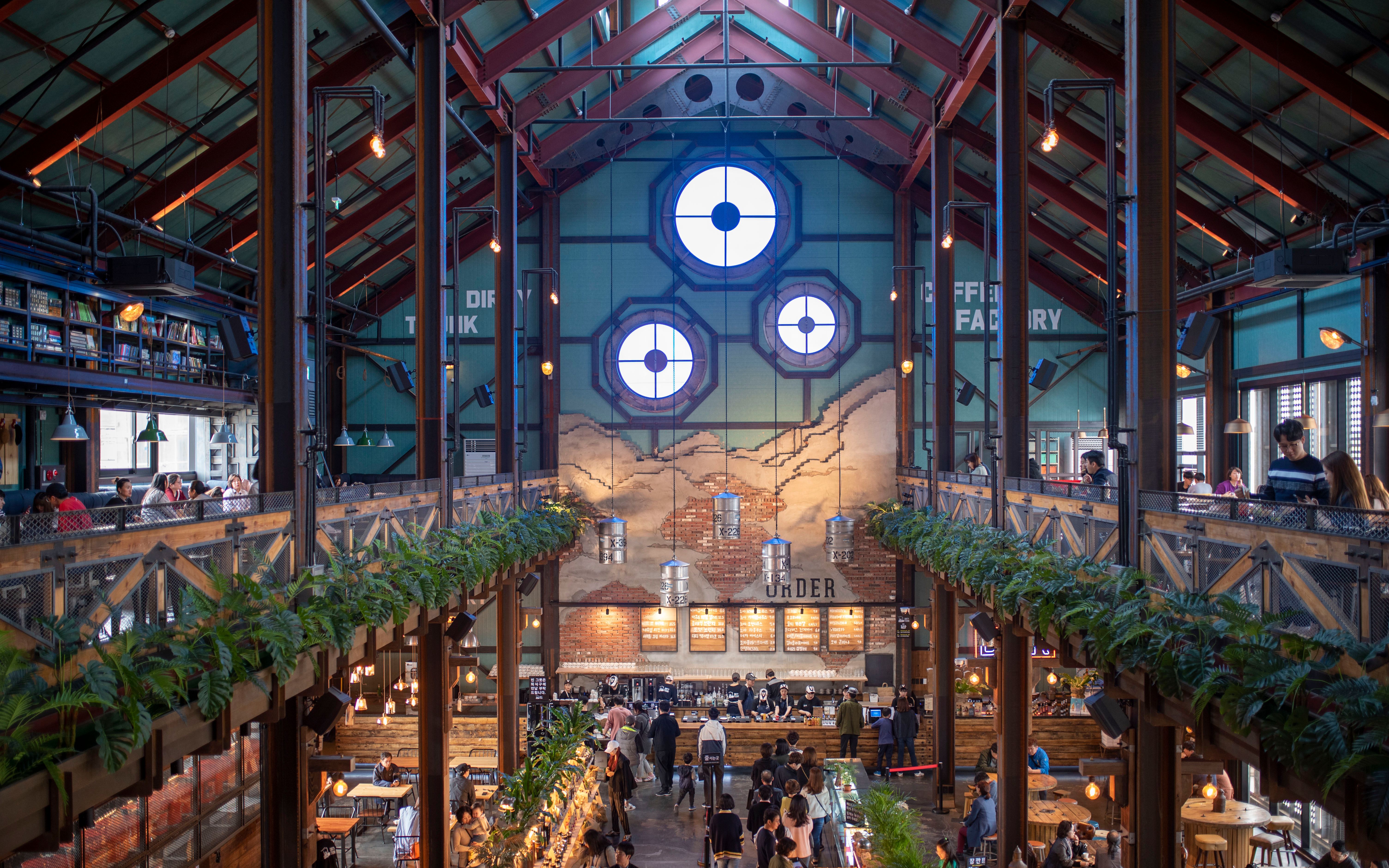 韩国京畿道的网红工厂咖啡屋能见到明星坐了两小时结果