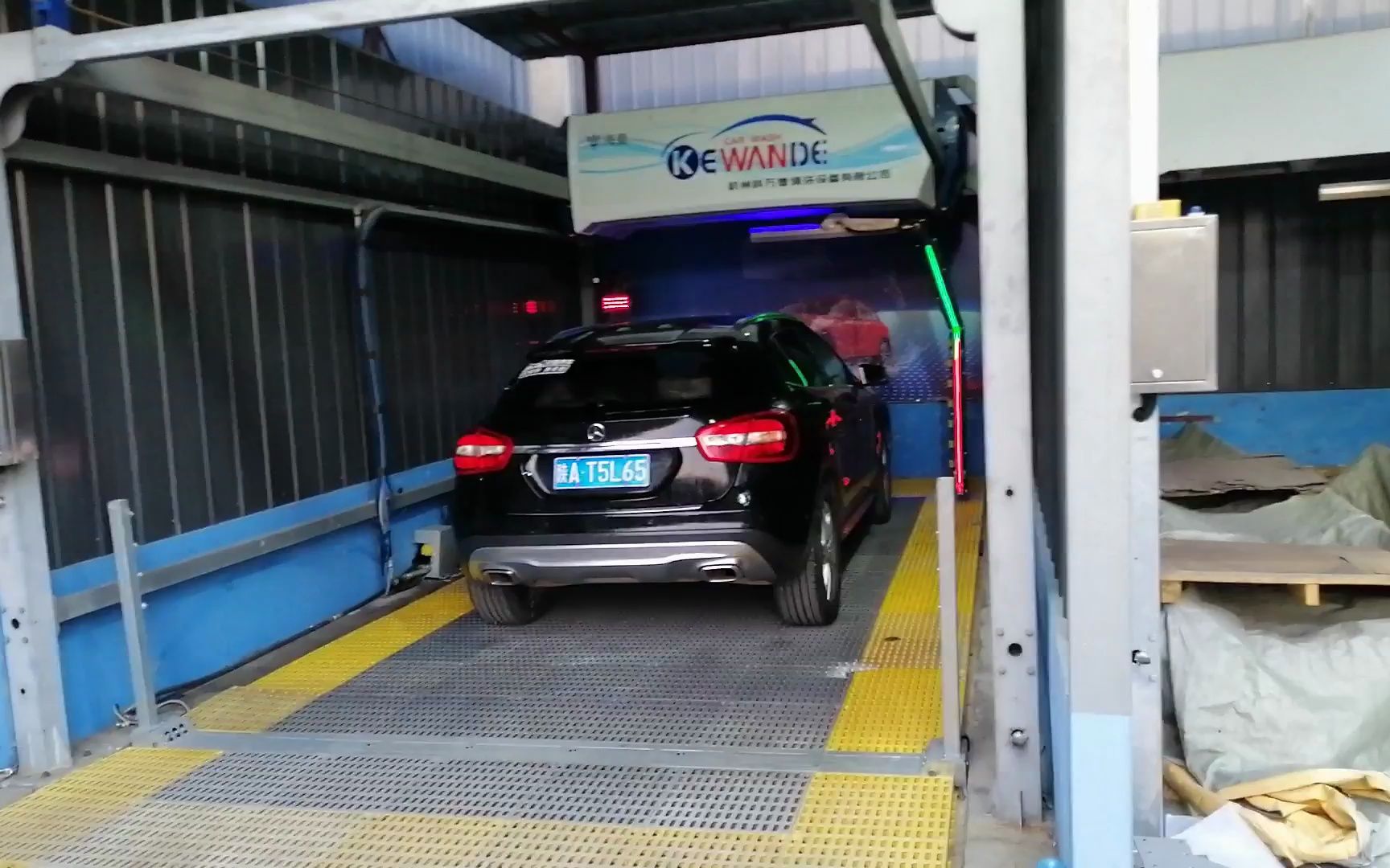 不想黯淡无光就用海皇无接触洗车机洗车