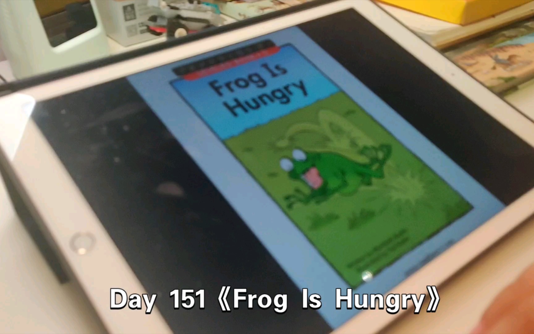 [图]Day 151（8/5/2023），今天的绘本是《Frog Is Hungry》。