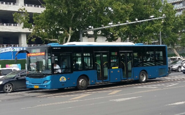 济南公交BRT摆渡车图片