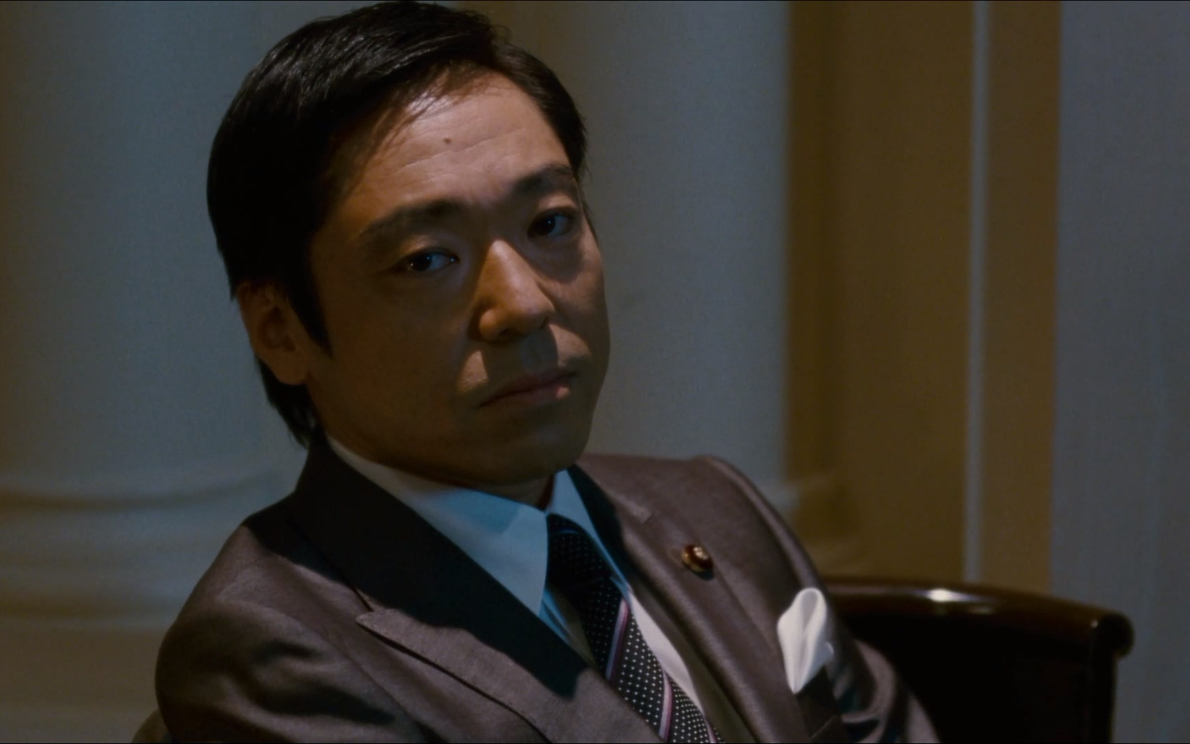 要人警护官香川照之cut