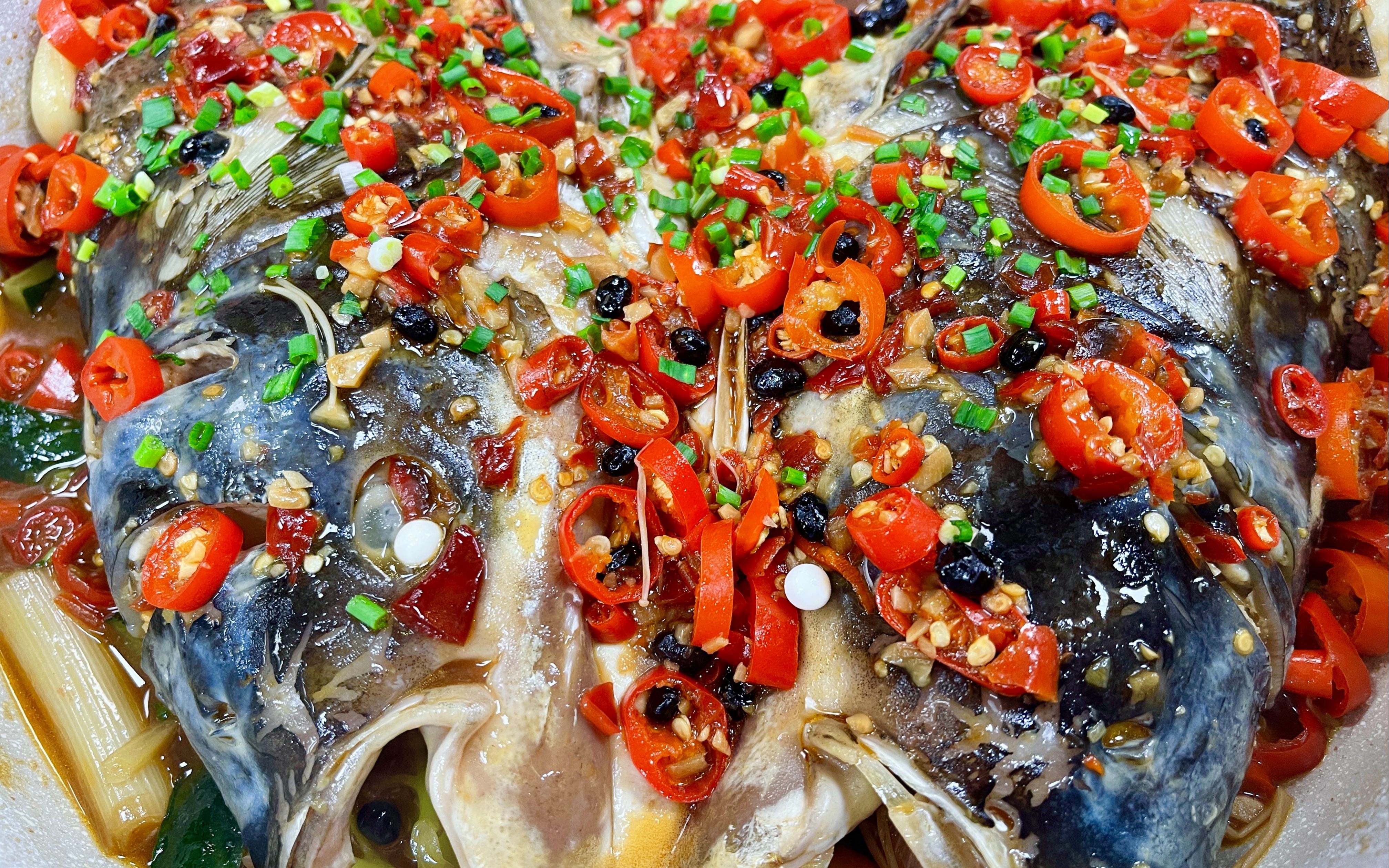 鱼头这样做出来,肉质鲜嫩,香辣下饭,做法简单,快收藏