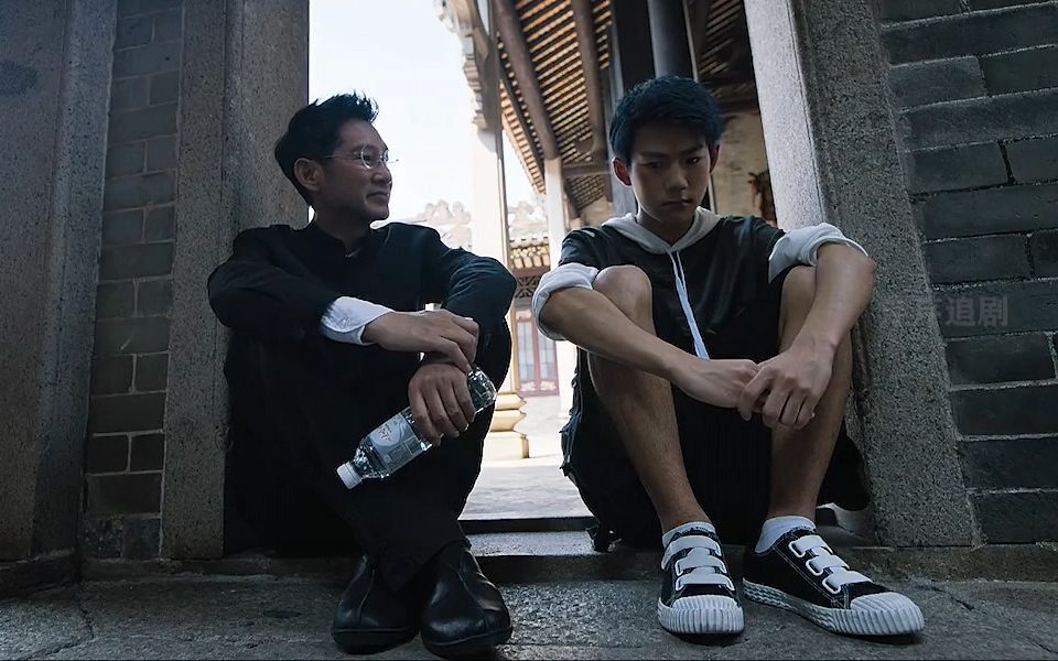 "东叔领进门 修刑看个人"