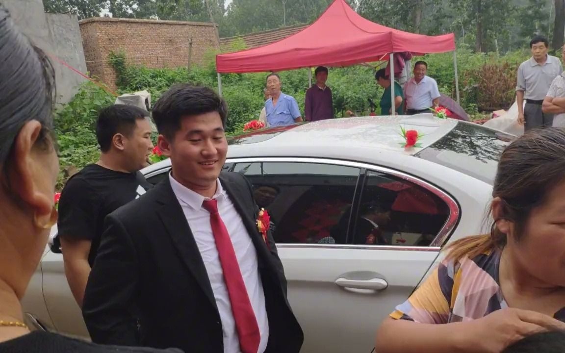 【乡村生活】农村婚礼上,要想迎娶新娘,新郎这件事必须做好,否则不让