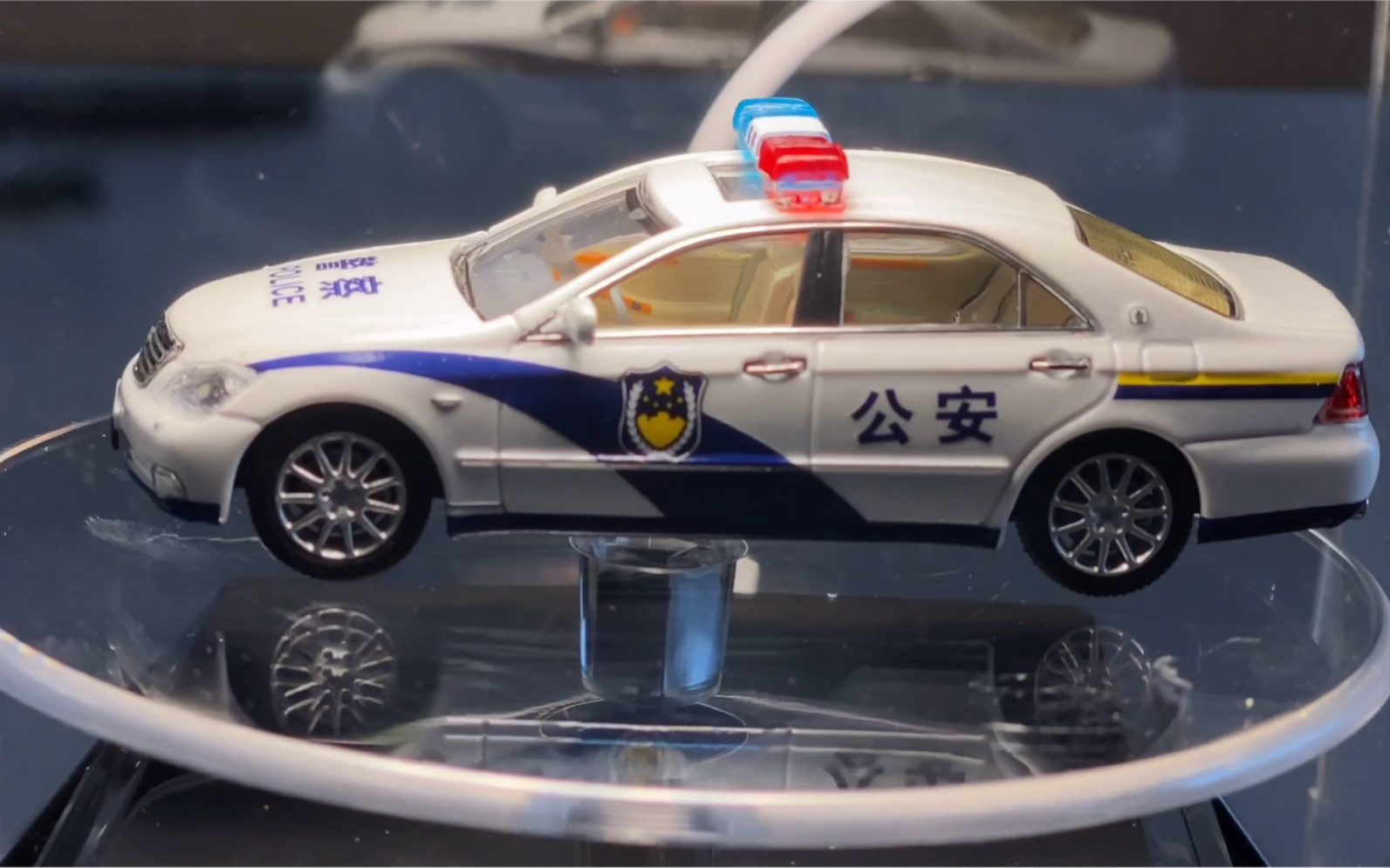 dcm|1:64|丰田皇冠 crown 公安涂装
