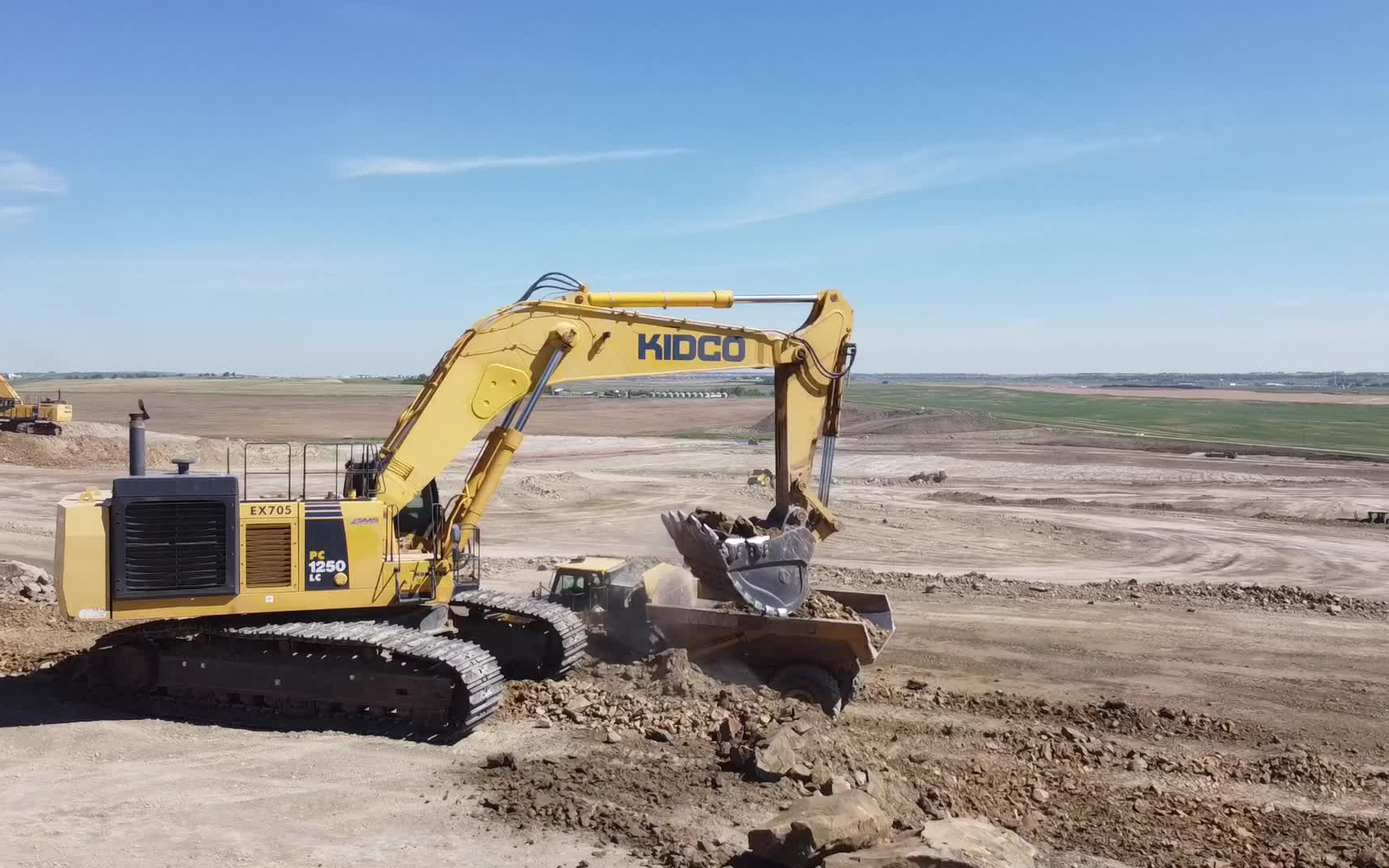 【挖掘机】大型小松pc1250lc挖掘机土方挖掘工作