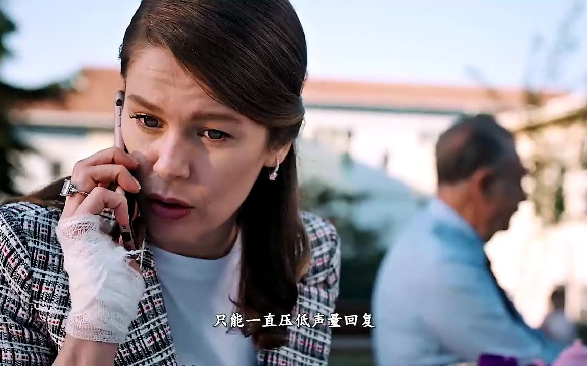 玻璃窗中的女孩:控制欲极强的母亲,有多可怕,全程通话跟踪