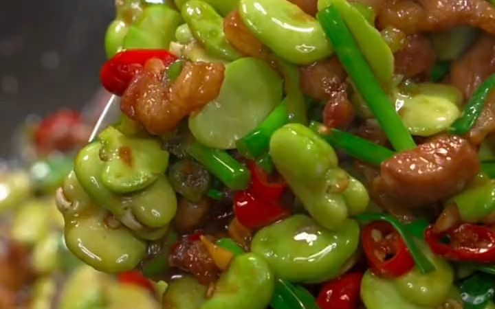 嫩嫩的蚕豆炒肉,超级下饭