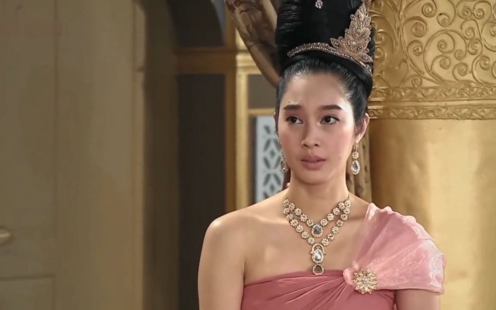 活动作品爱之火宾玛妮故意让莱努玛难受