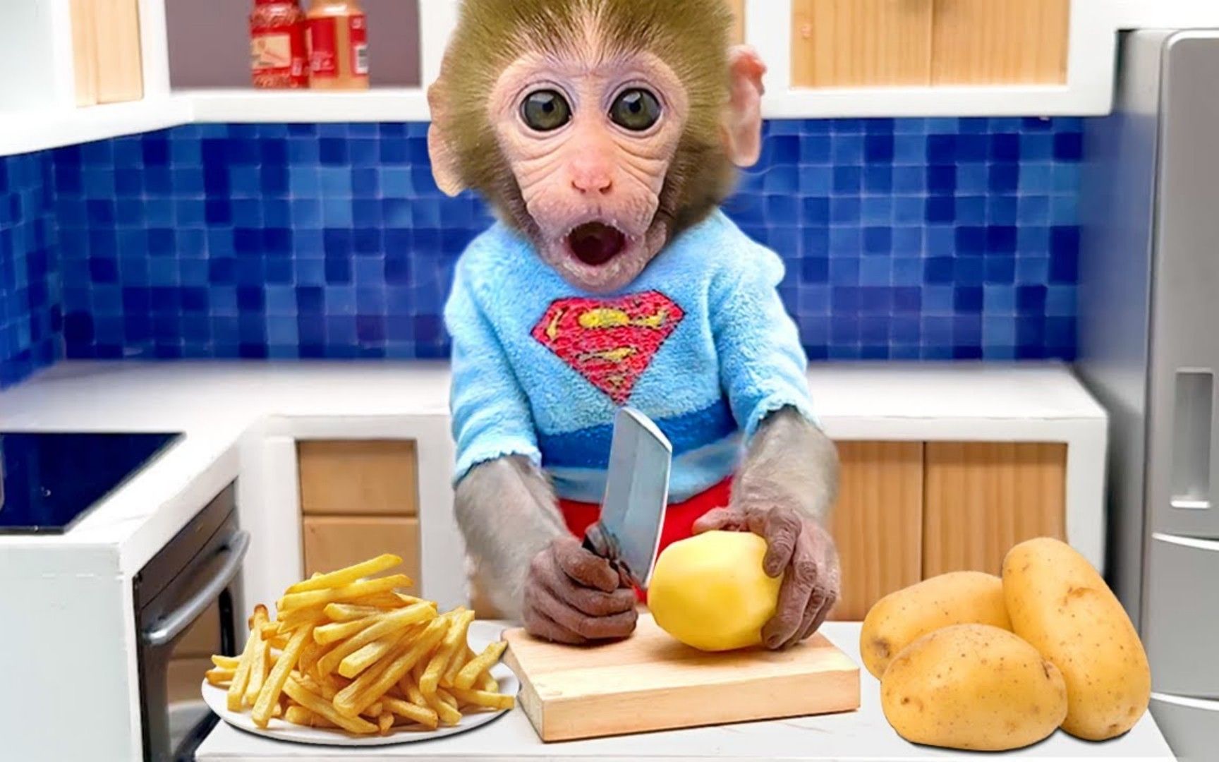 奇趣小猴子:勤劳的小猴子又来做饭了,土豆能做成什么好吃的呢?