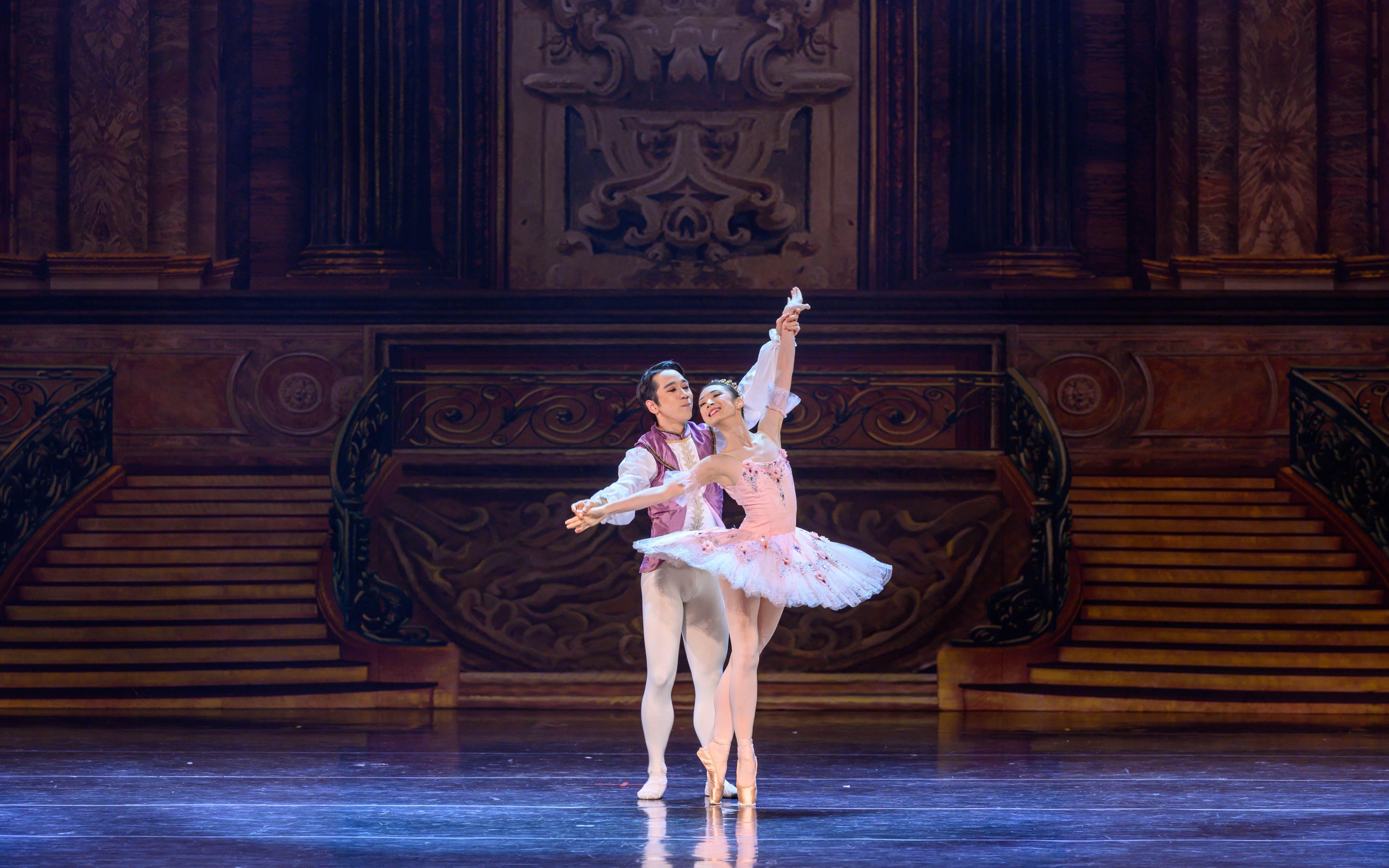 《胡桃夹子》糖梅仙子双人舞