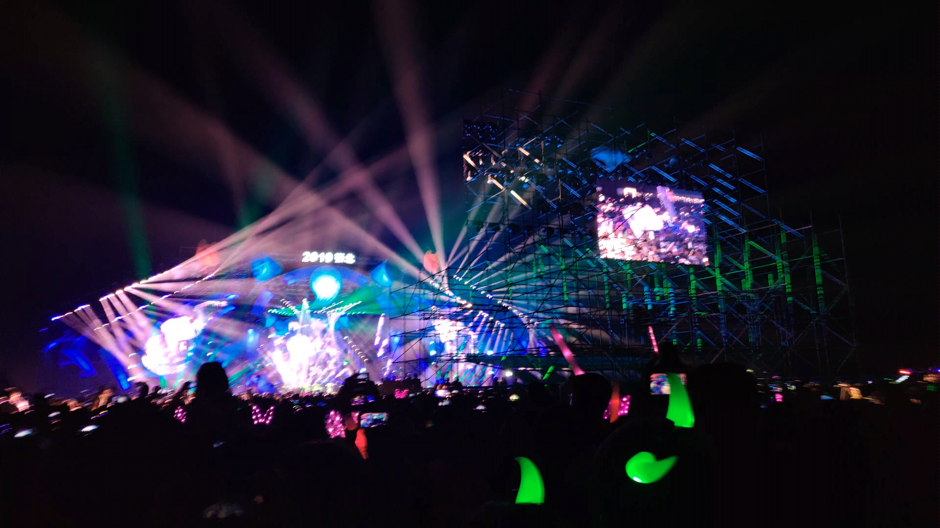 2019张北草原音乐节薛之谦丑八怪