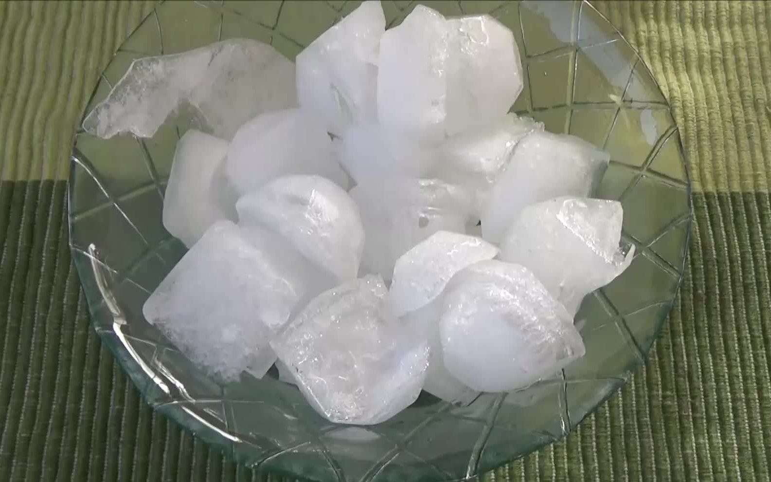 koube吃碳酸冰超酥的硬酥冰治愈的画面安静的吃冰新手食用声控食音