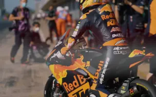 Download Video: MotoGP™ / 佩德罗·阿科斯塔 加泰罗尼亚站 幕后纪录短片 37号钢牙弟 3组小神童【英文字幕/机翻字幕】车手出生于2004年5月25日