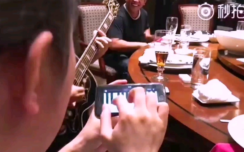 〔老狼〕《美人》有哪些歌曲的现场演唱让你久久不能忘怀？