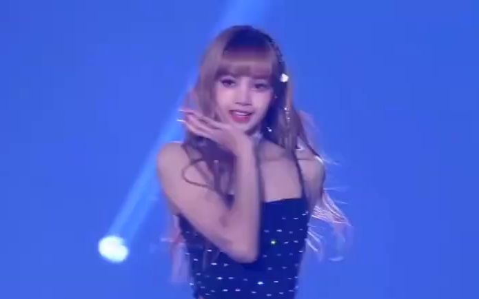 [图]【BLACKPINK】LISA 炸裂舞台三连跳！ 《I LIKE IT + FADED + ATTENTION》~~