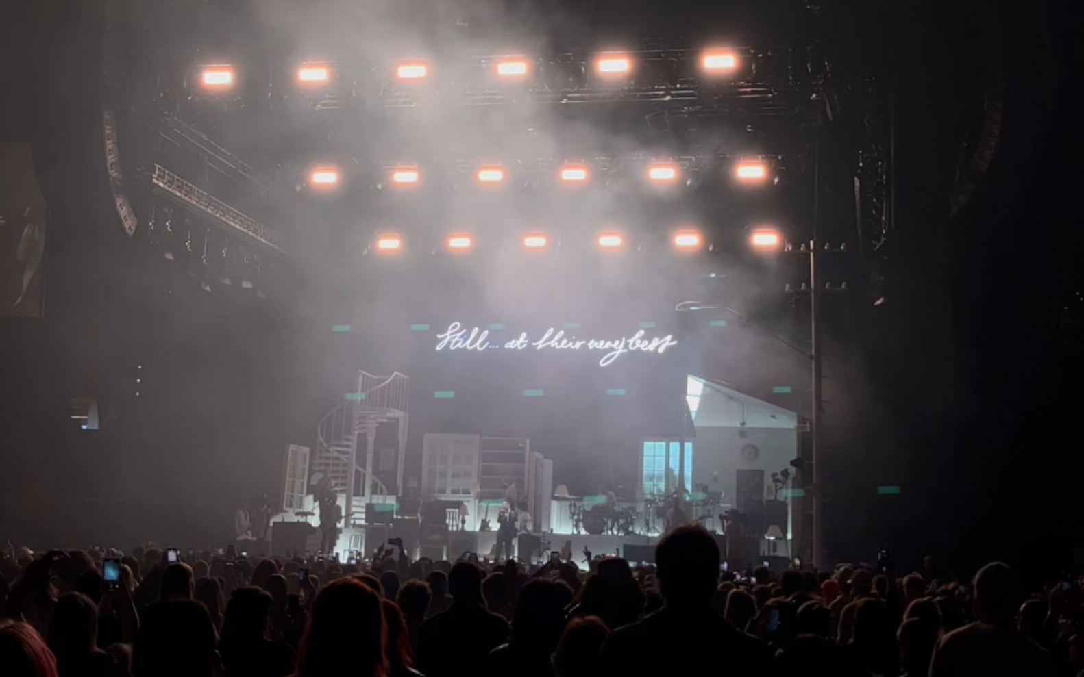 [图]“Ladies and gentlemen, you are watching THE 1975 Still …At Their Very Best”