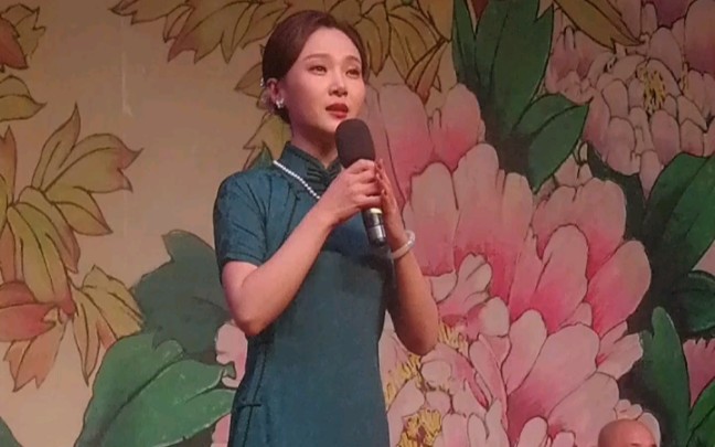 [图]北昆朱冰贞演唱《桃花扇.寄扇》之【碧玉箫】和《双珠记.卖子》之【月儿高】，很催泪的两支曲，投入感情了。（20230101，梅大小剧场）