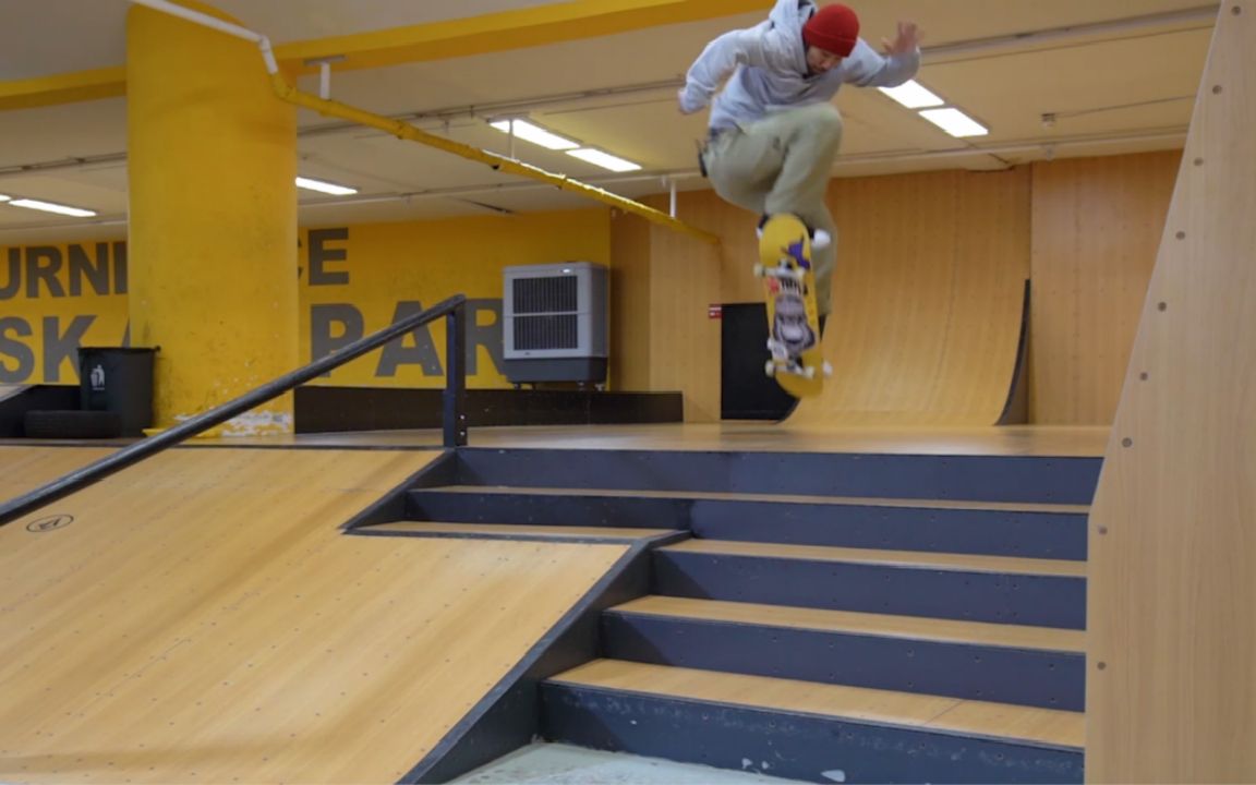 许莹的一分钟滑板教程:掌握豚跳技巧,滑手重要基础!