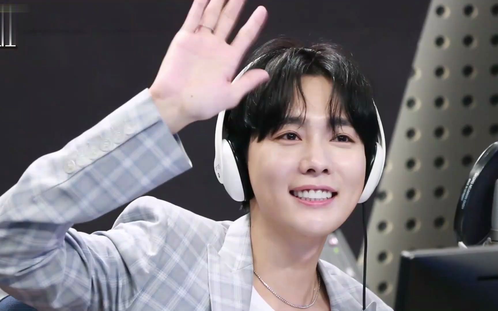 金振宇 尹正秀的吴善智 with 金振宇 尹正秀南昌熙的广播先生