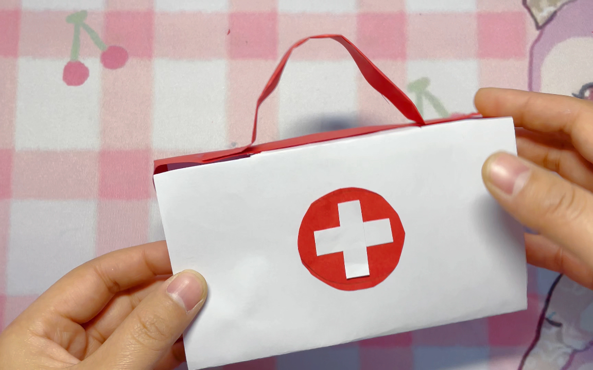 美女医生的医药箱里有什么?手工折纸制作教程,亲子装扮互动游戏