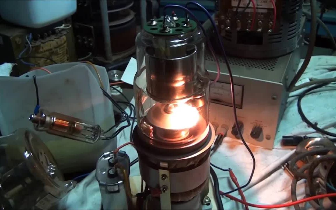 实验室启动x线管,近距离观察高速旋转阳极硬核展示,风险作业勿模仿!