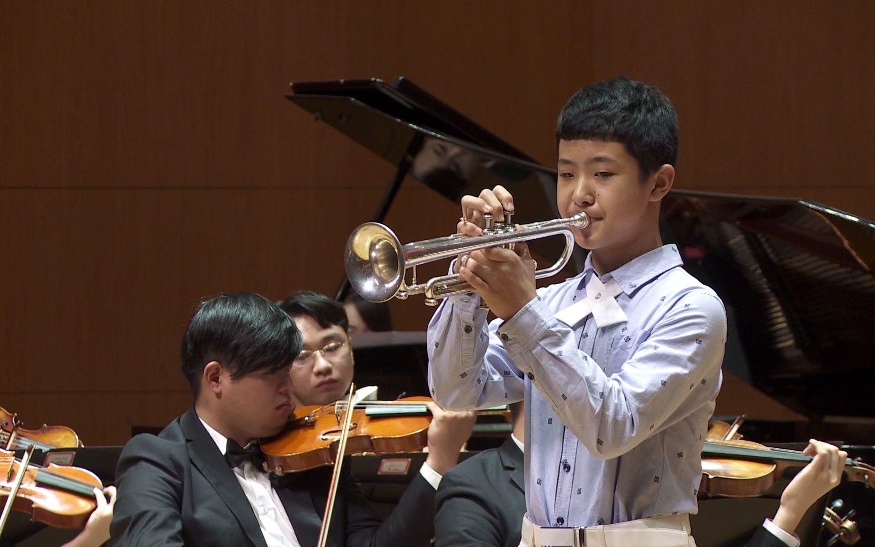 [图]美联星晨音乐会优秀节目展演 晴朗天空