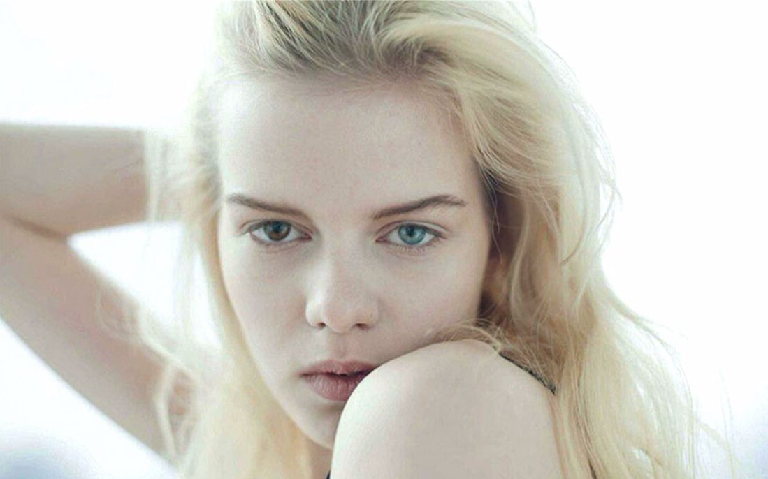 异瞳模特kadri vahersalu的走秀剪辑(部分)