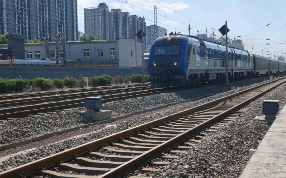 y509/10次加挂不可描述车底经过水南庄道口_哔哩哔哩_bilibili