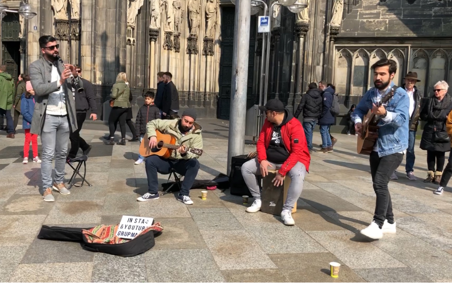 【街头艺人】三段国外街头艺人表演,和国内有何不同?哔哩哔哩bilibili