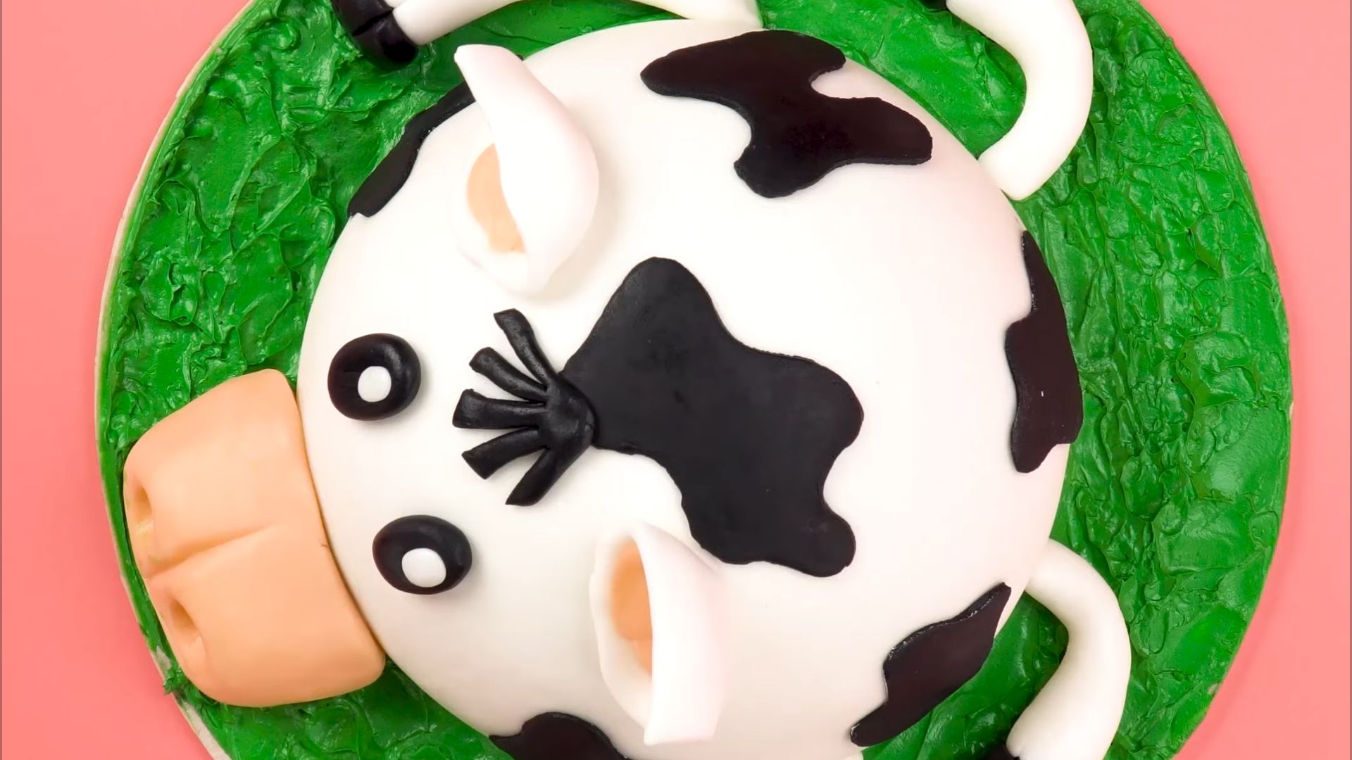 自制diy手工翻糖奶牛蛋糕装饰